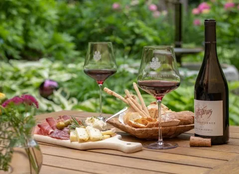Tiefenbrunner_Bistro Castel Turmhof_Hofstattbrettl Tiefenbrunner_Bistro Castel Turmhof_Hofstattbrettl