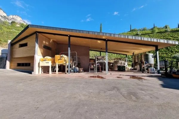 La nuova ala della cantina vista dall'esterno_2020 La nuova ala della cantina vista dall'esterno_2020