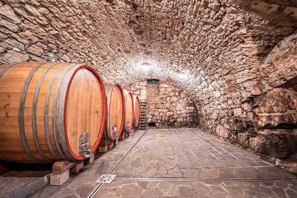 Weingut | innovation ▷ (Südtirol) - wine Kurtatsch, Tradition Bozen in cellar | Entiklar Tiefenbrunner Our | Turmhof Schlosskellerei meets